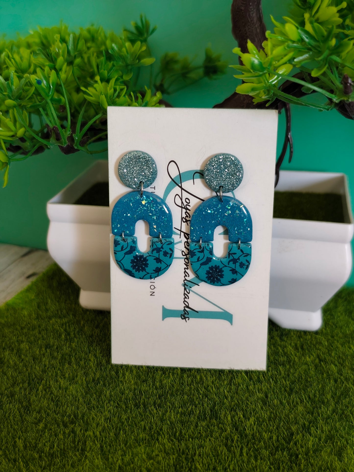 Pendientes Arco Azul Océano | Brillantina y Estampado Floral | Diseño Único