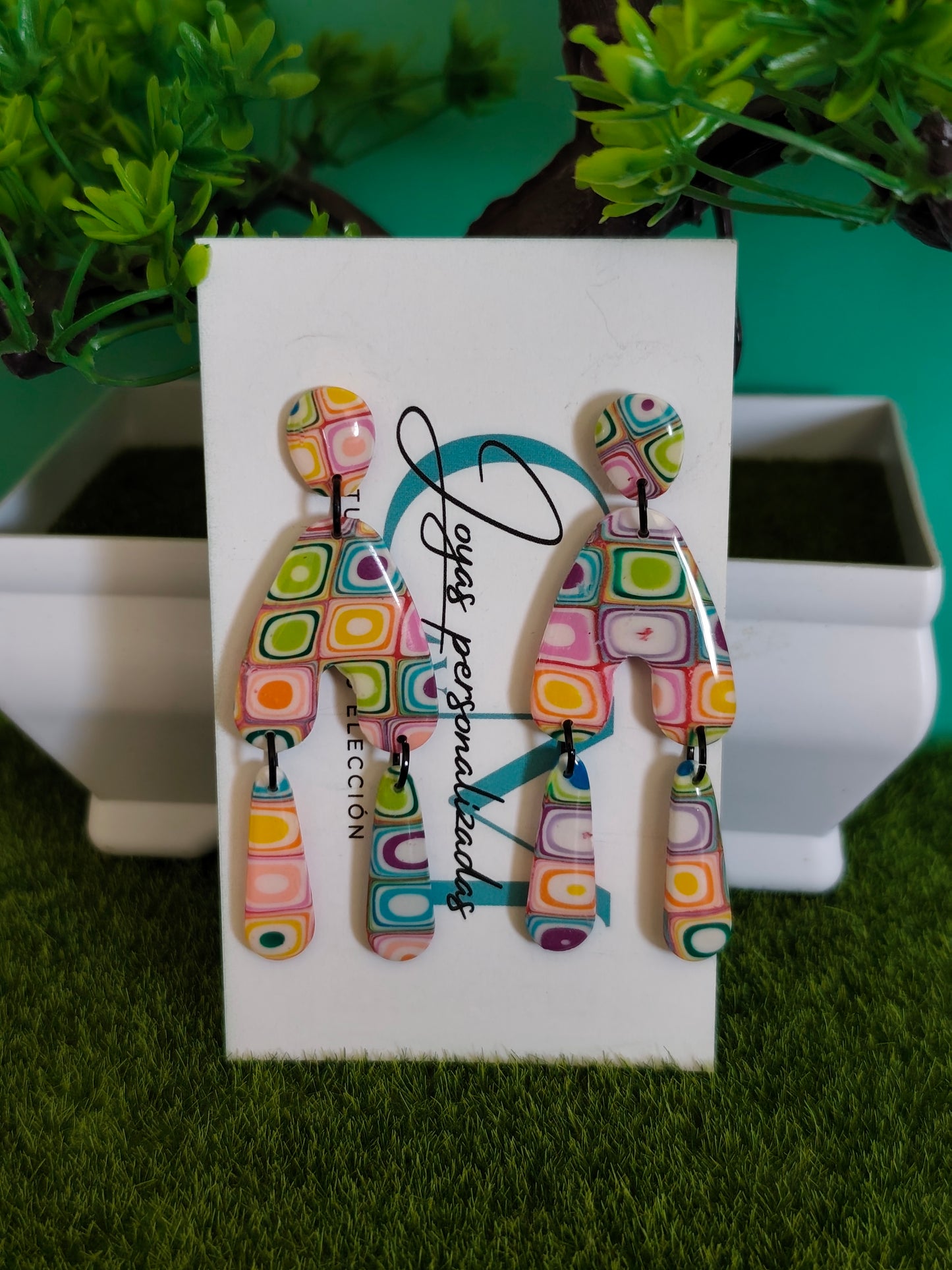 Pendientes Colgantes Millefiori Multicolor | Figura Estilizada | Diseño Único