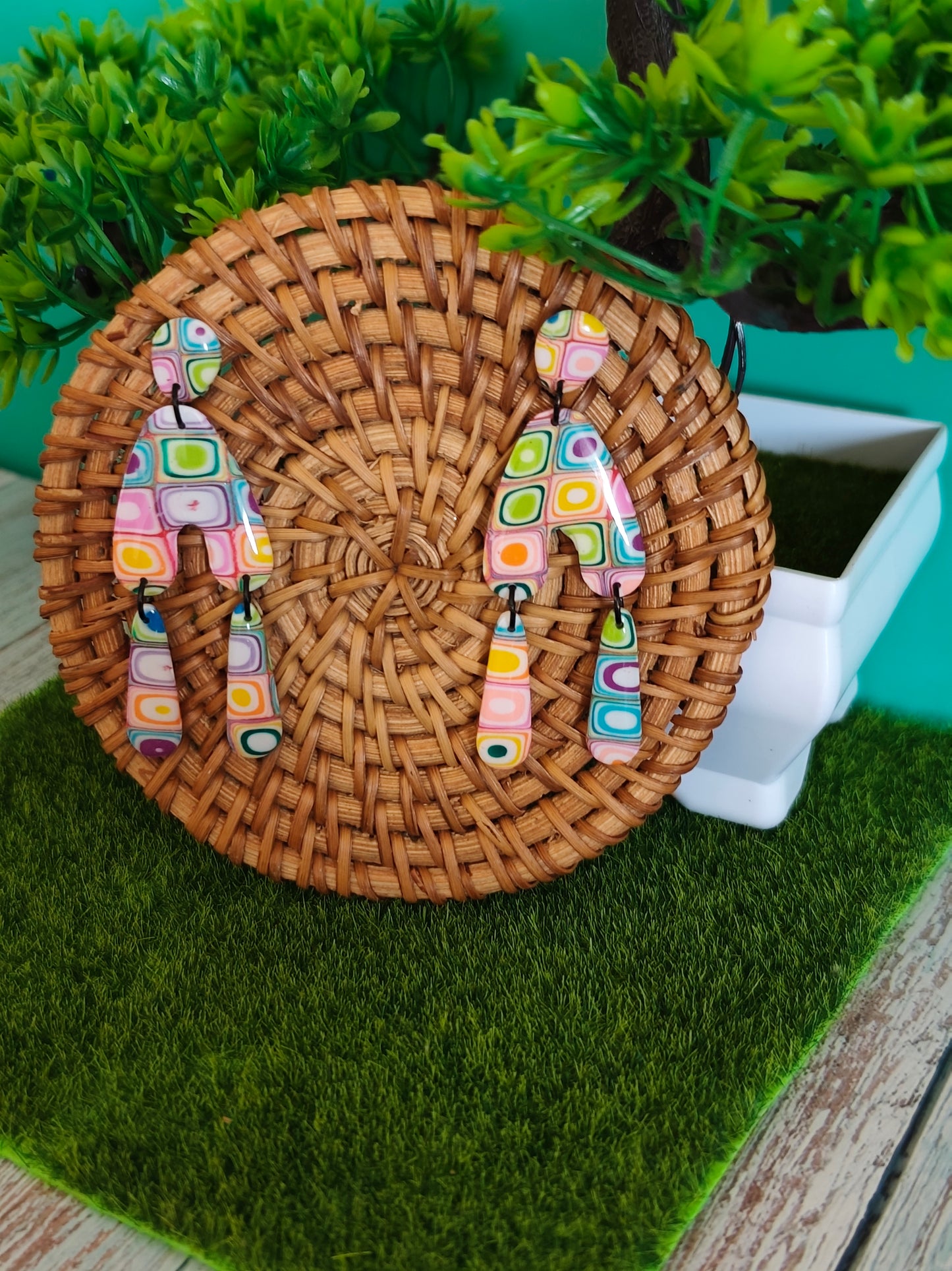 Pendientes Colgantes Millefiori Multicolor | Figura Estilizada | Diseño Único