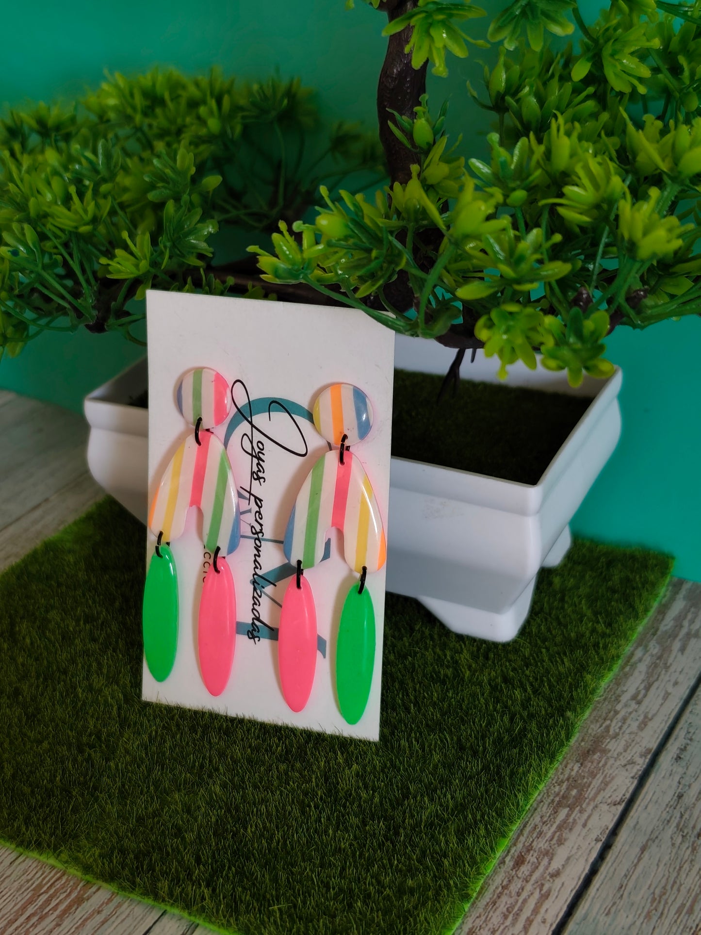Pendientes Geométricos Neón con Rayas | Verde, Rosa, Amarillo y Azul