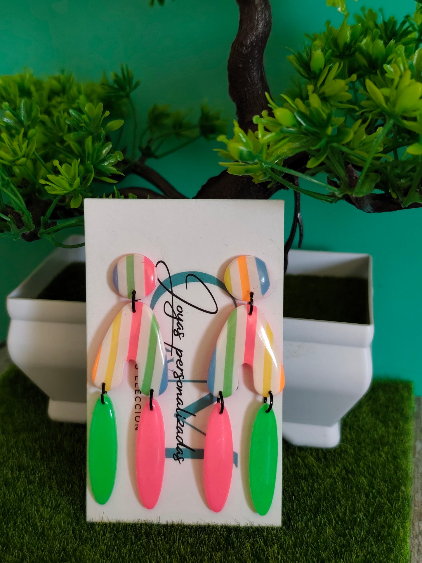 Pendientes Geométricos Neón con Rayas | Verde, Rosa, Amarillo y Azul