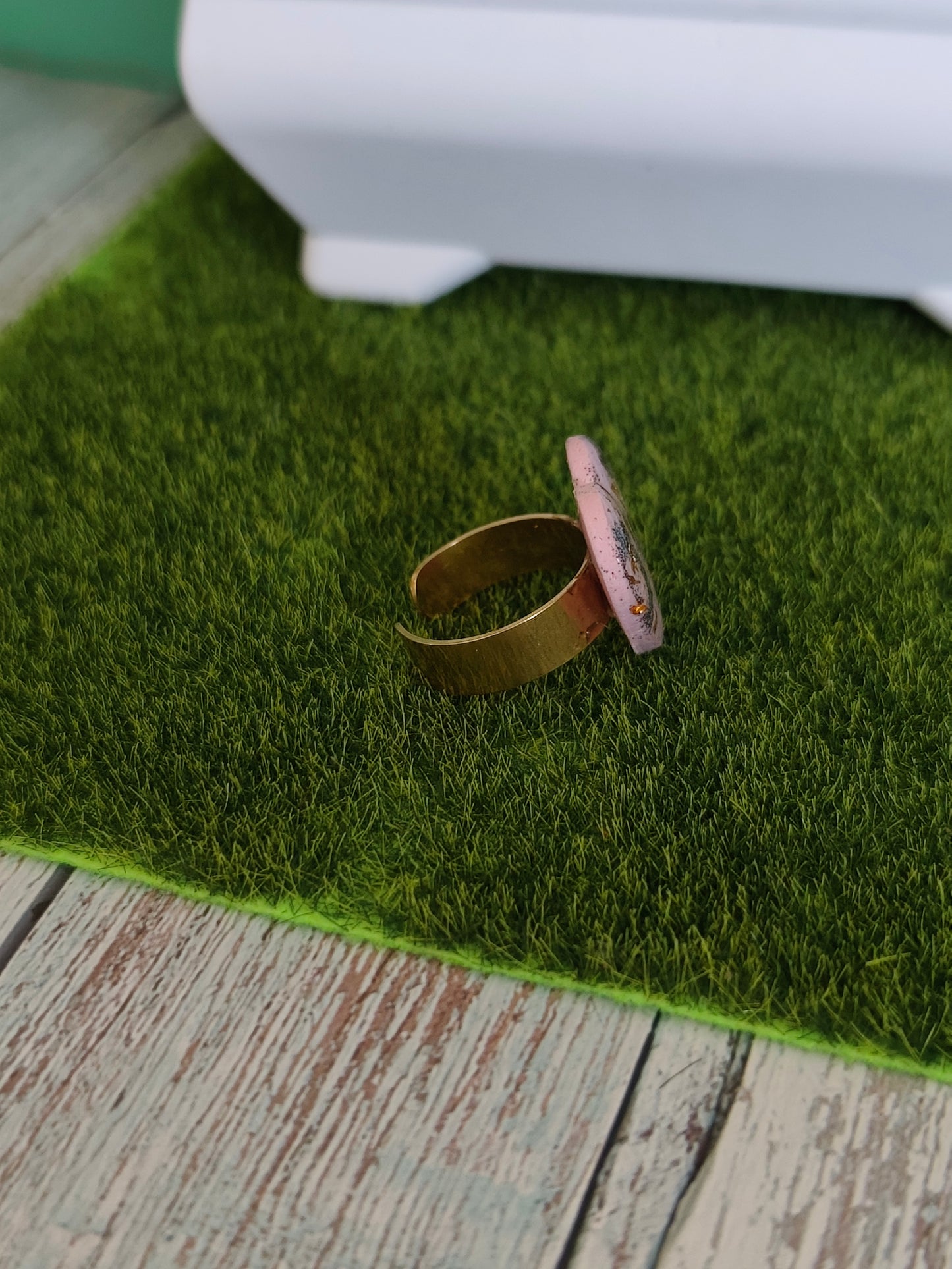 Anillo Corazón Rosa con Pan de Oro y Brillantina | Talla Ajustable | Diseño Único