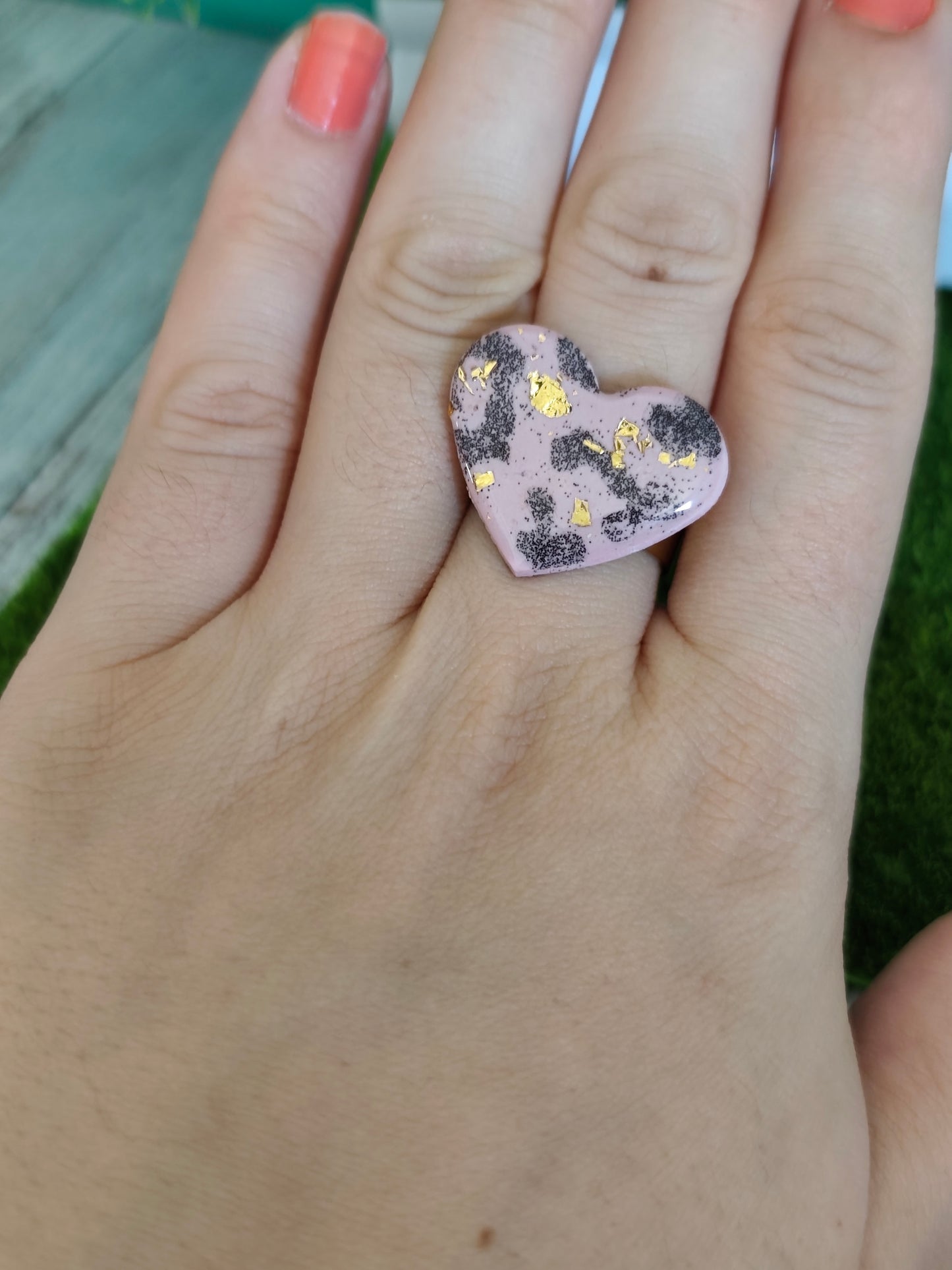 Anillo Corazón Rosa con Pan de Oro y Brillantina | Talla Ajustable | Diseño Único