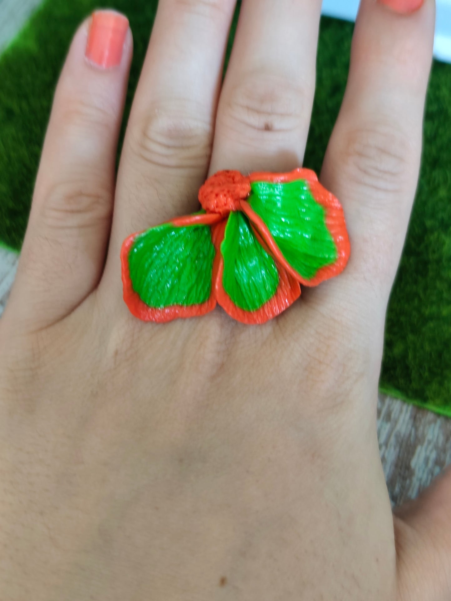 Anillo Media Flor Naranja y Verde Lima | Talla Ajustable | Acero