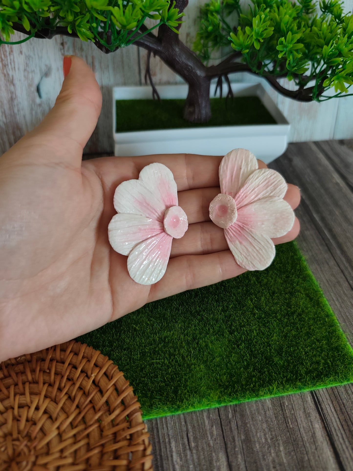Pendientes Flor de Cerezo Nacarada | Blanco y Rosa | Arcilla Polimérica