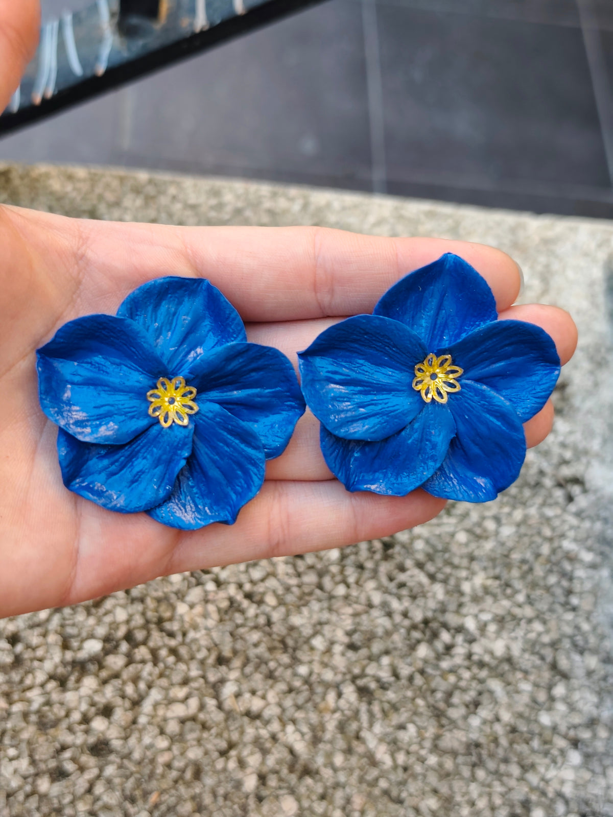 Pendientes Hortensia Azul · Arcilla Polimérica