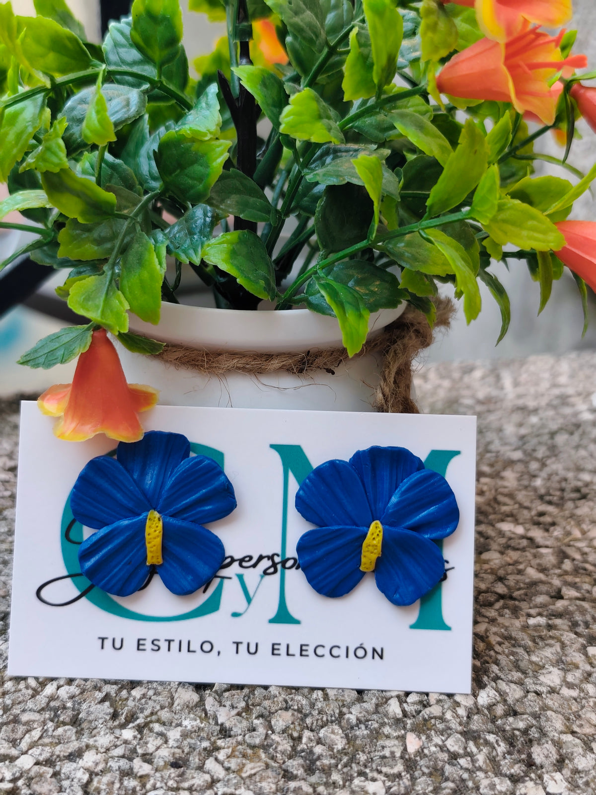 Pendientes Flor Hibisco Azul · Arcilla Polimérica