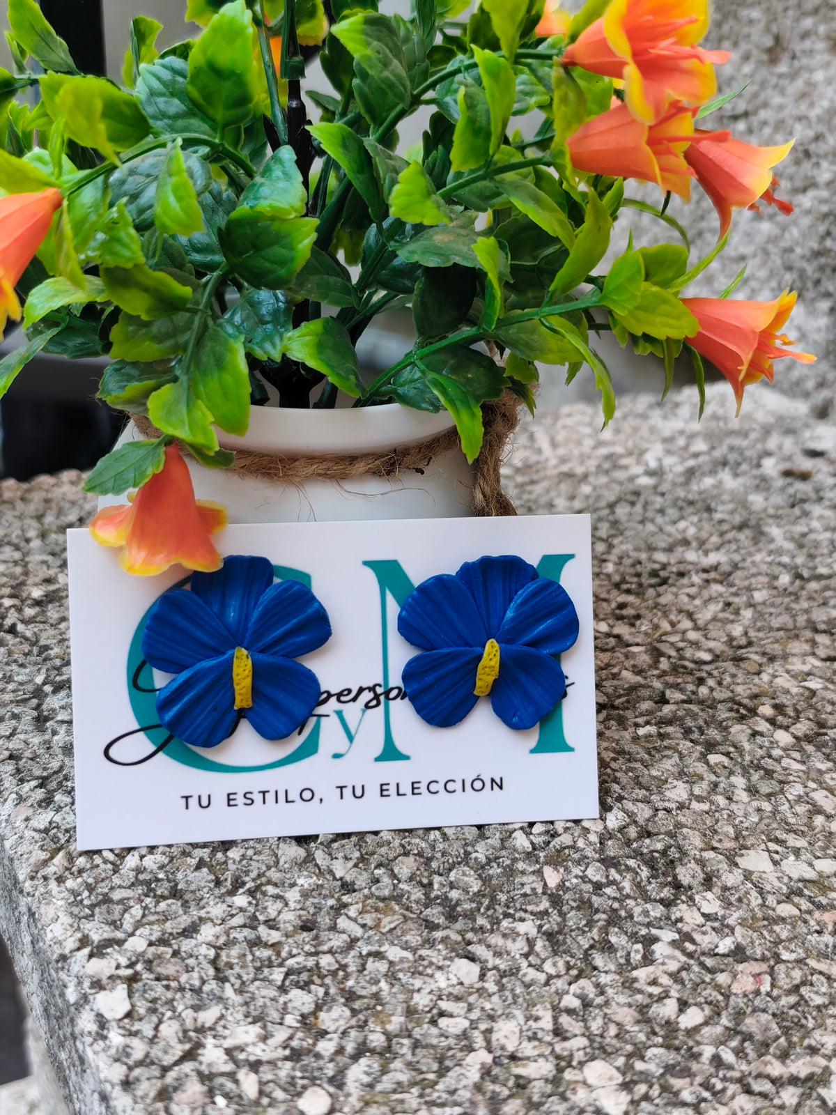 Pendientes Flor Hibisco Azul · Arcilla Polimérica