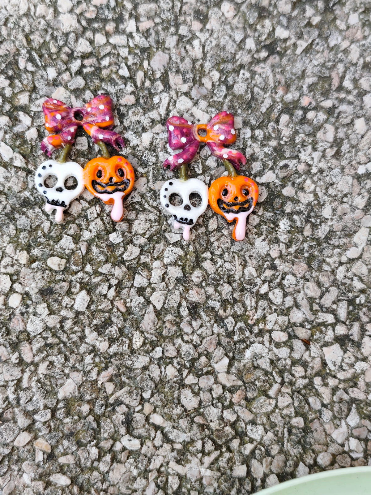 Pendientes Calavera y Calabaza con Lazo · Halloween Edición Limitada