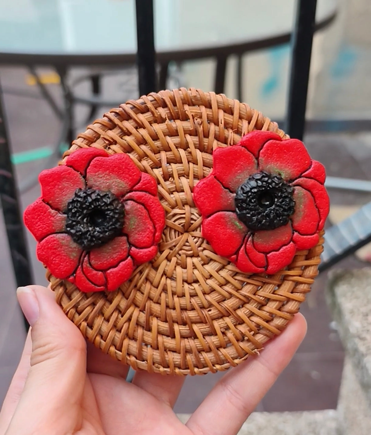 Pendientes Flor Carmesí Hecha a Mano
