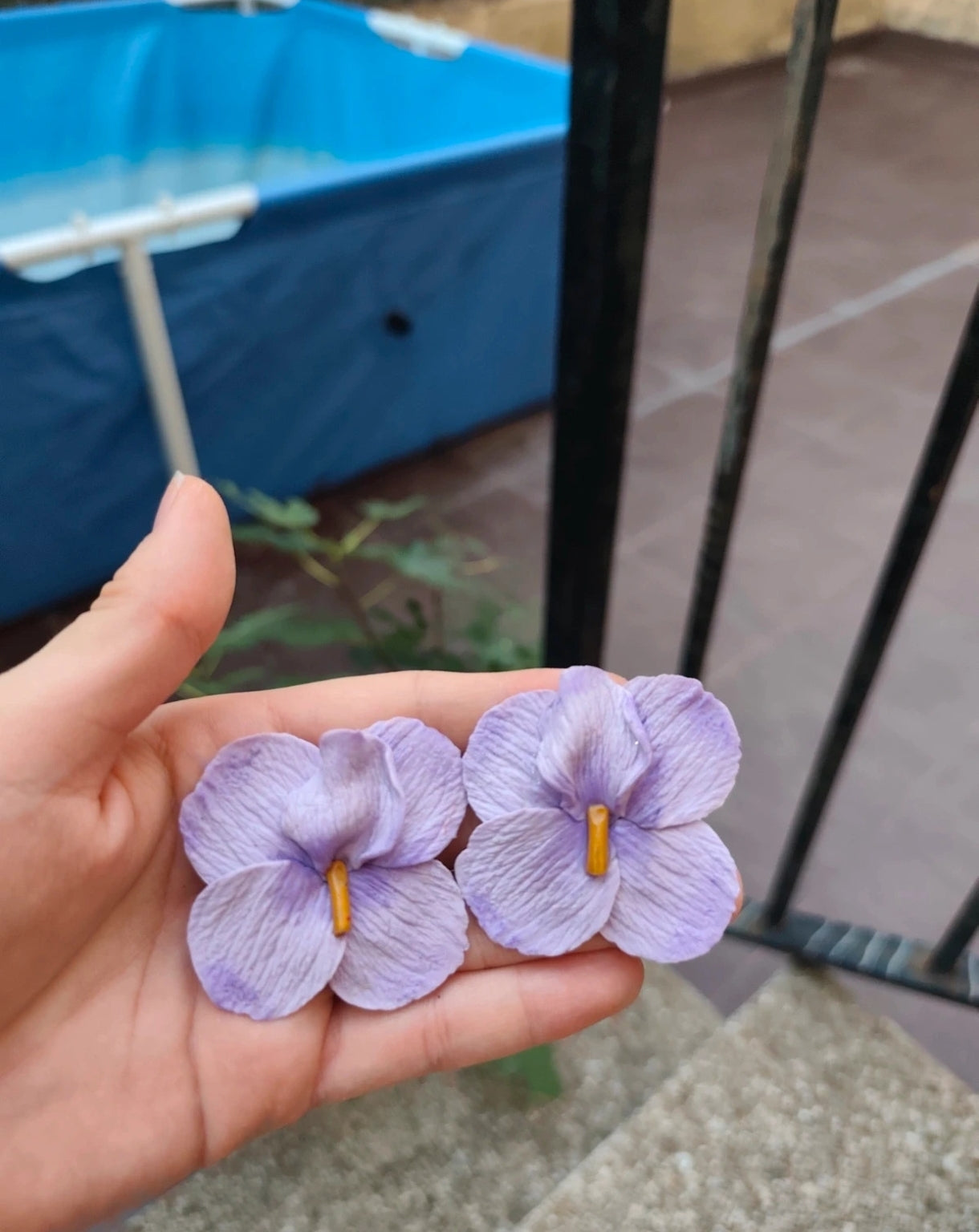 Pendientes Orquídea Lila | Flor Tropical Hecha a Mano