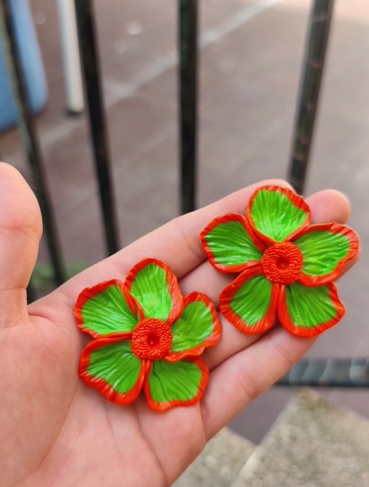 Pendientes Flor Verde Lima | Frescura Natural Hecha a Mano