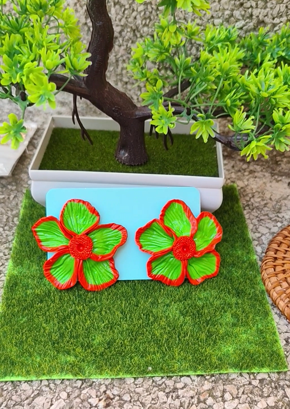 Pendientes Flor Verde Lima | Frescura Natural Hecha a Mano