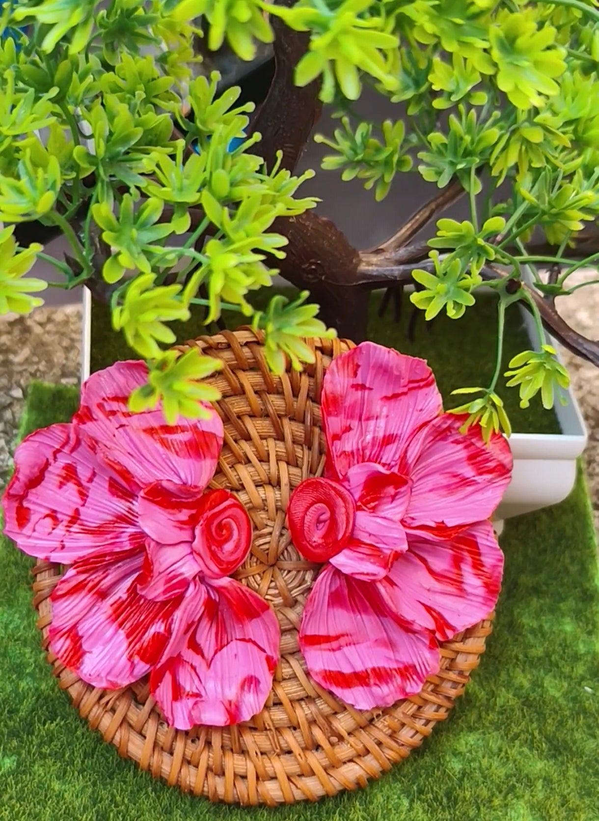 Pendientes Media Flor Grande Fucsia y Rojo — Pieza Única
