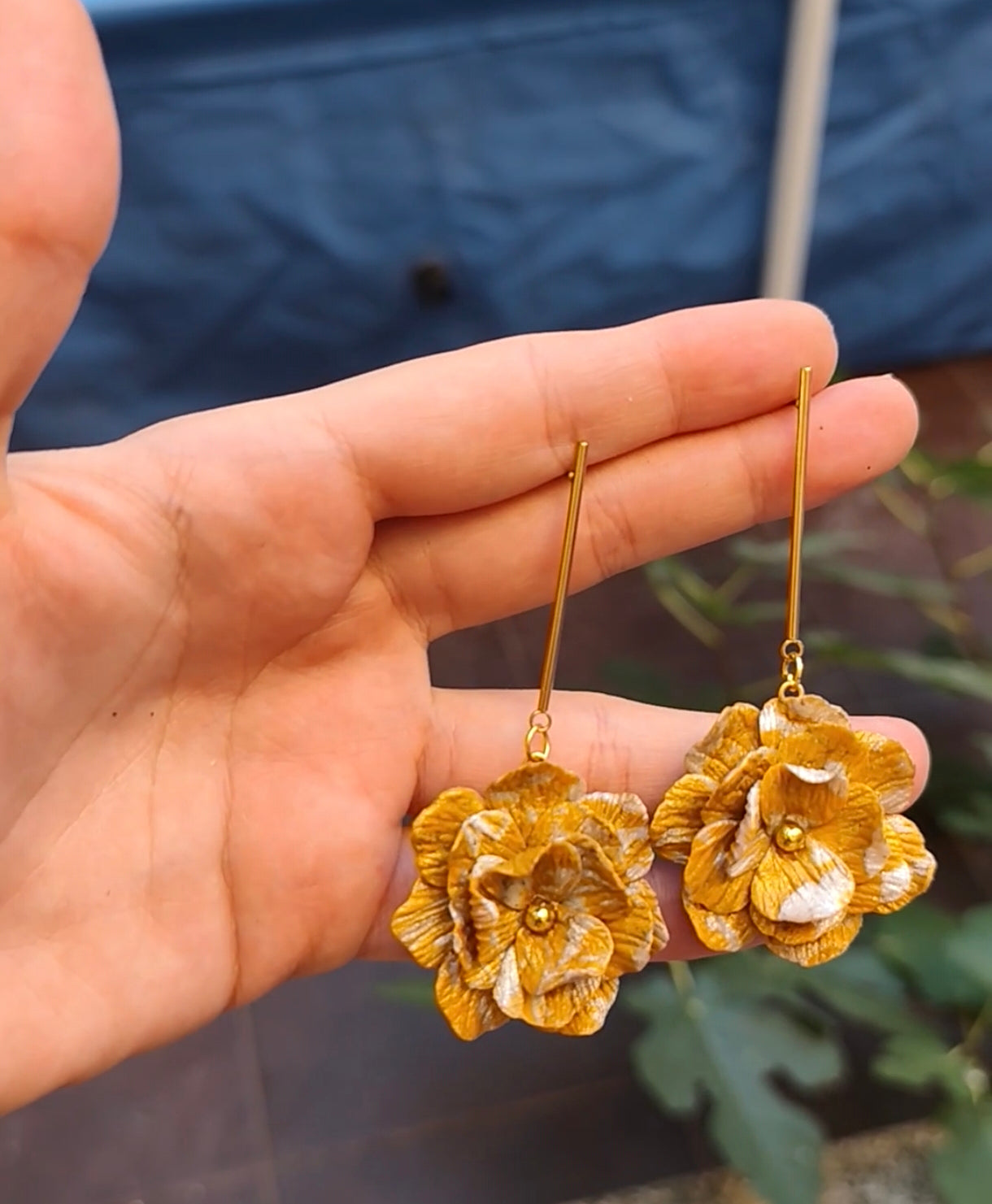 Pendientes Flor Dorada