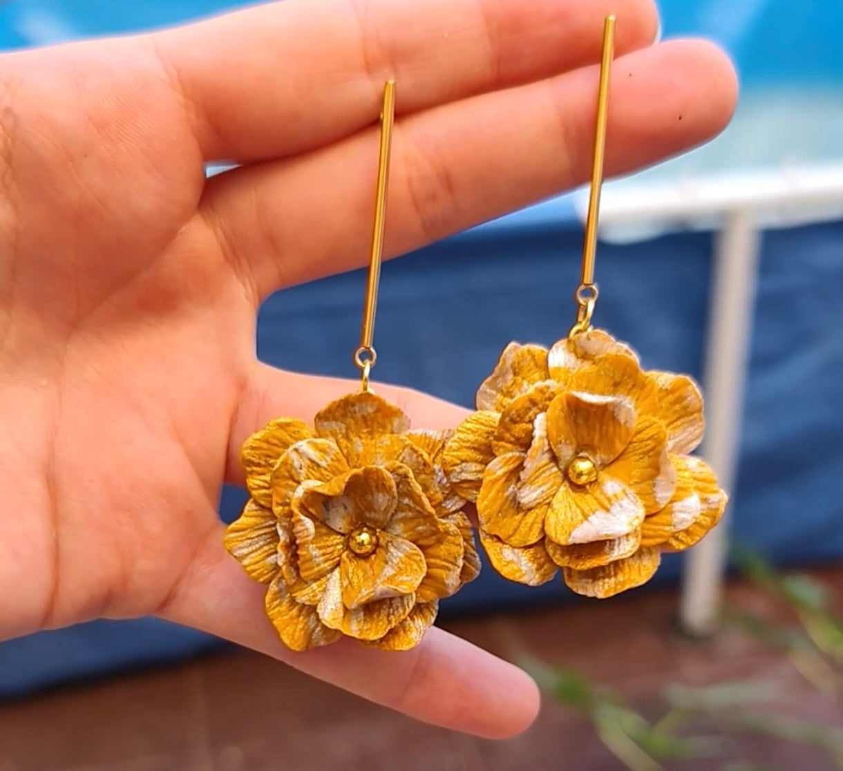 Pendientes Flor Dorada