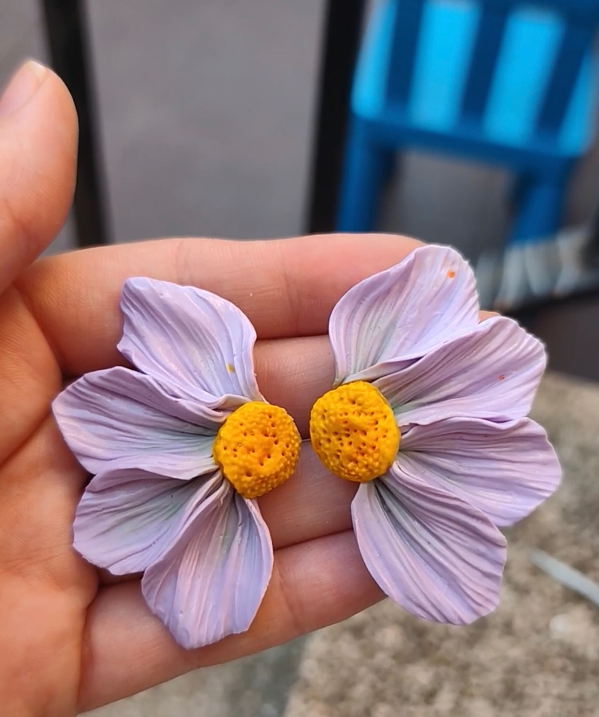 Pendientes Media Flor Lila y Amarilla