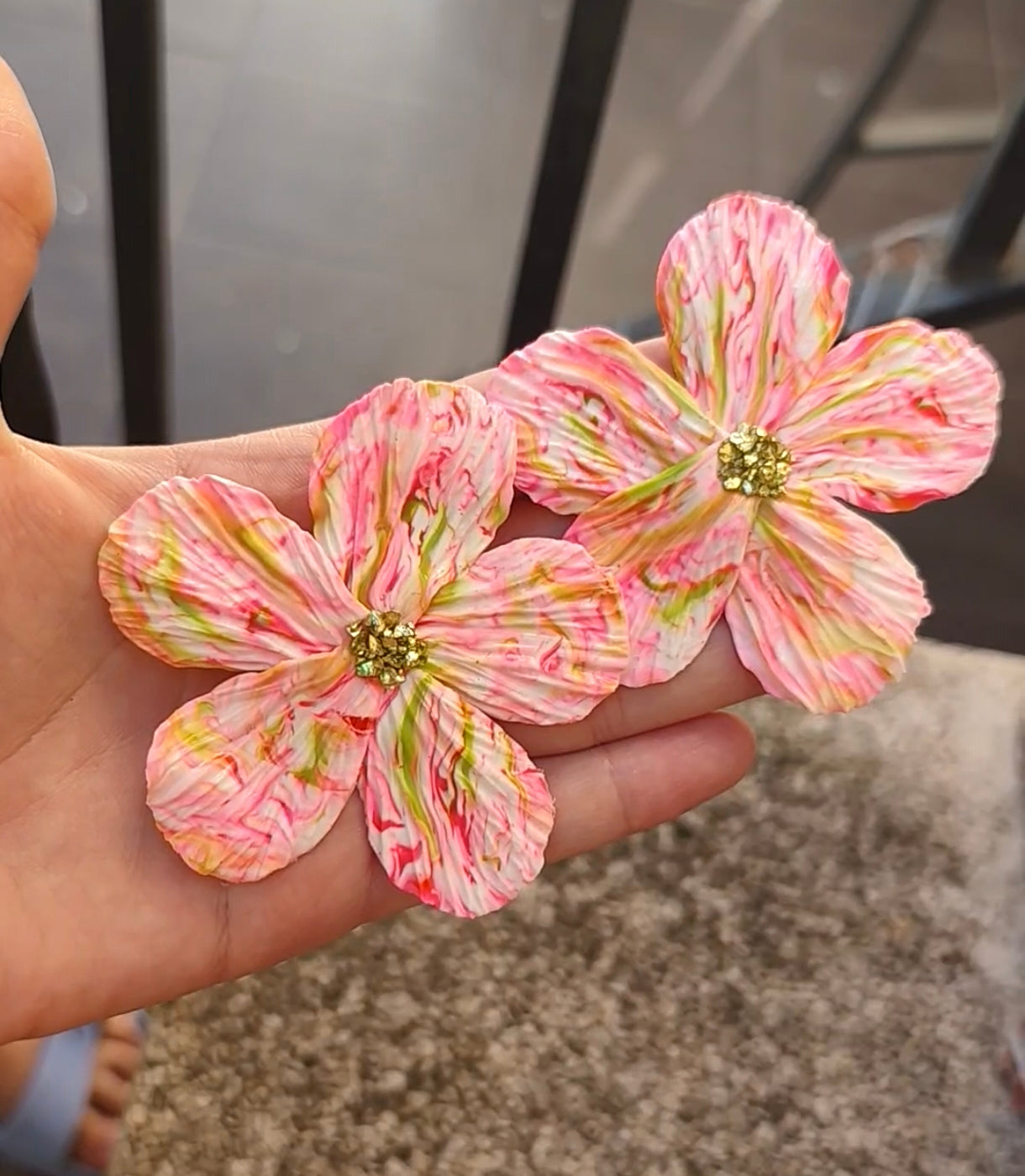 Pendientes Maxi Flor Artesanales – Rosa y Lima | Arcilla Polimérica