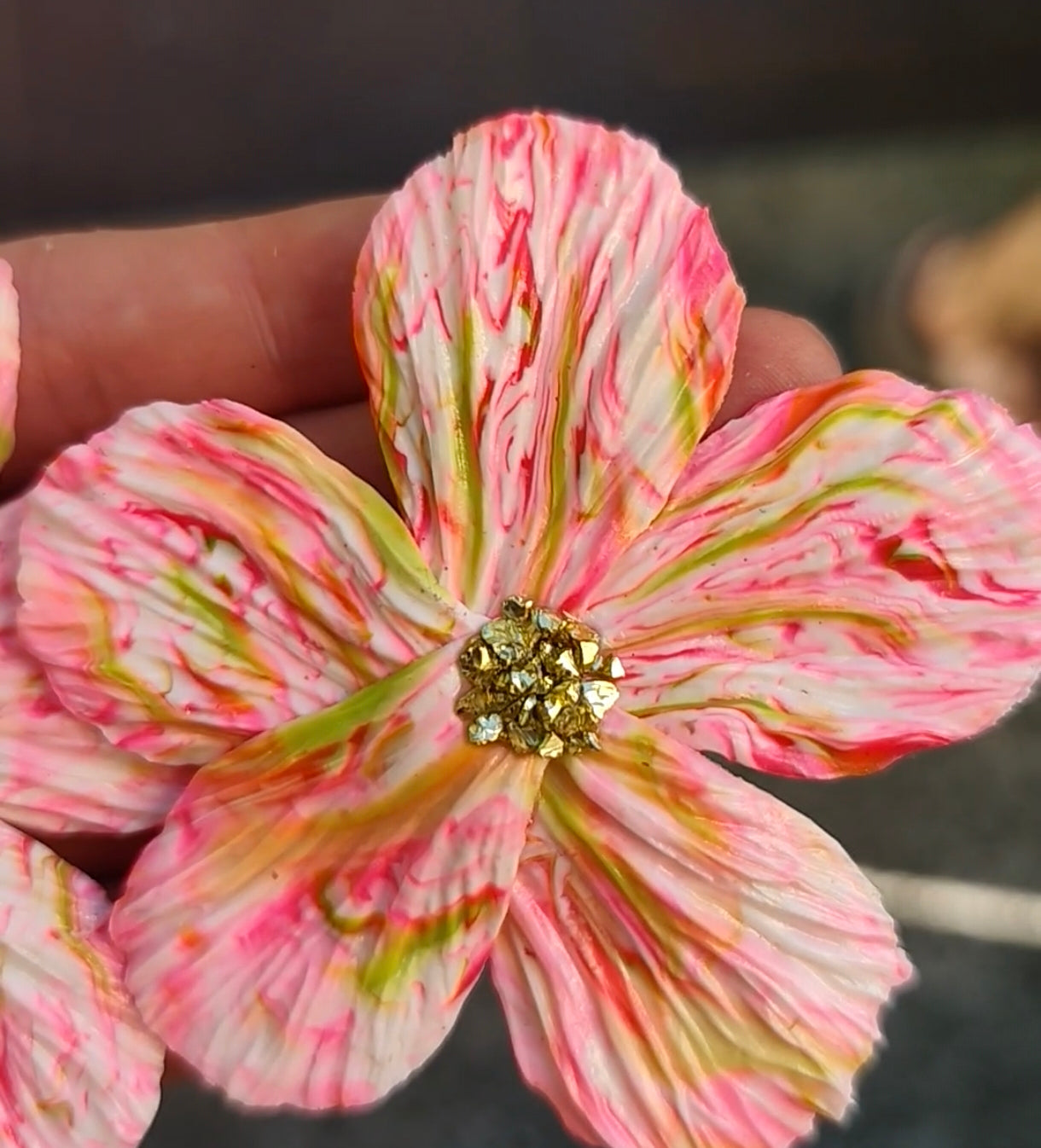 Pendientes Maxi Flor Artesanales – Rosa y Lima | Arcilla Polimérica