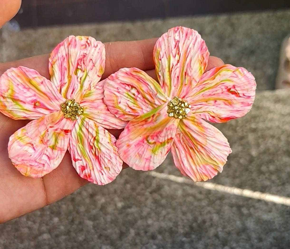 Pendientes Maxi Flor Artesanales – Rosa y Lima | Arcilla Polimérica